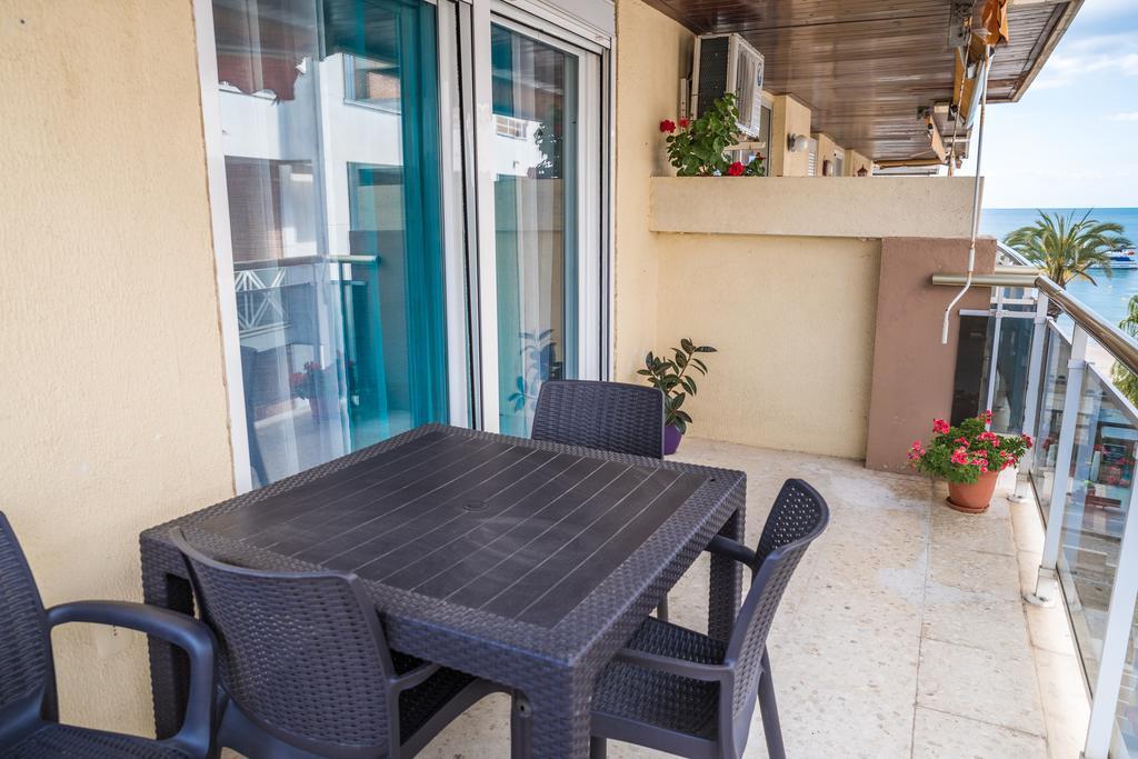 Apartamento En 萨洛 外观 照片